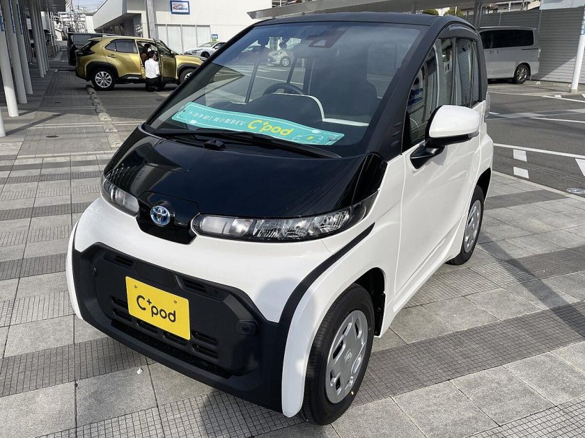 Toyota c+pod