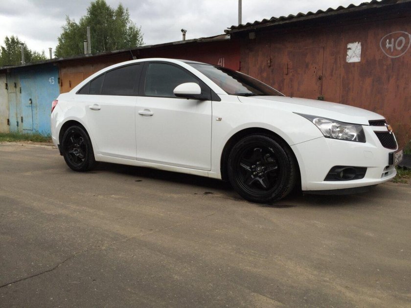 Шевроле Круз белый