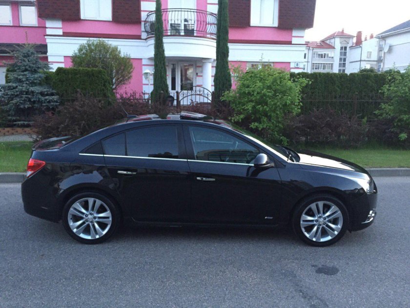 Chevrolet Cruze 2011 черный