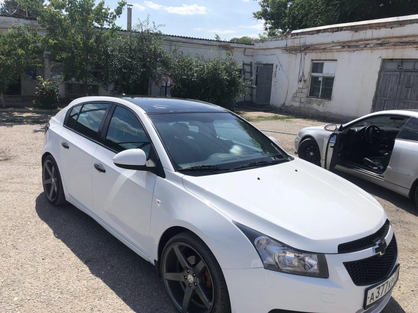 Шевроле Круз белый