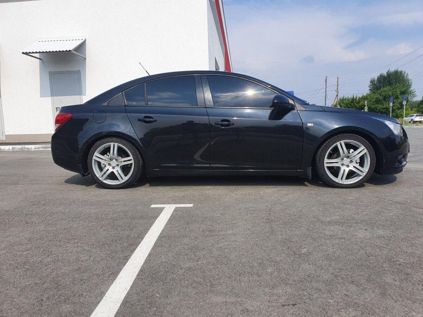Chevrolet cruze 2012 хэтчбек