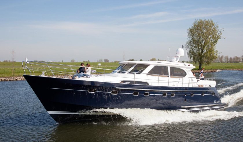 Моторная яхта Elling e6