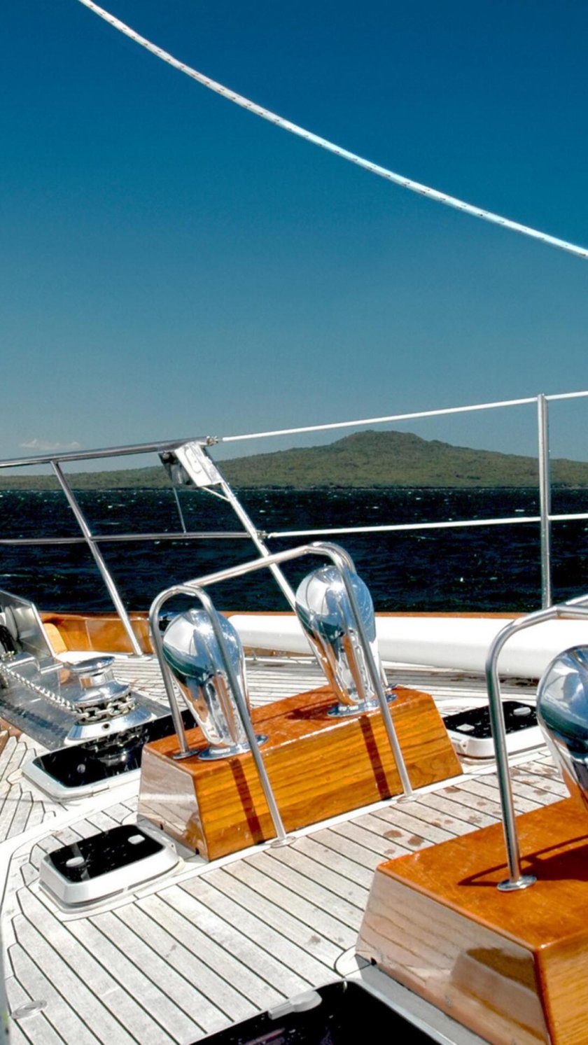 Палуба парусной яхты