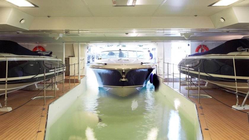 Гараж для катера