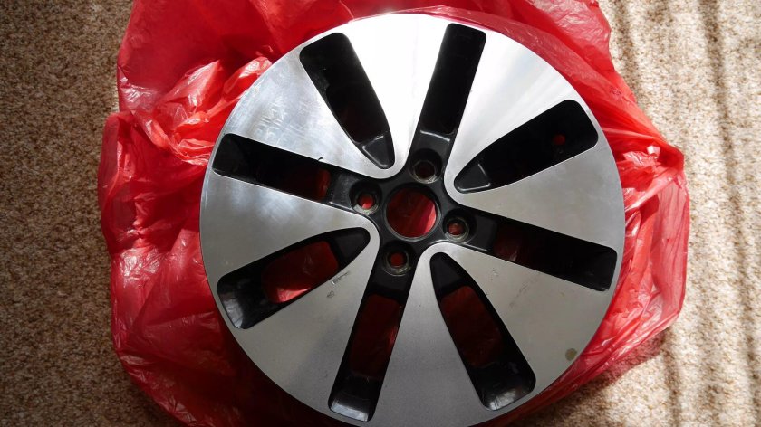 Диск литой Киа Рио r15