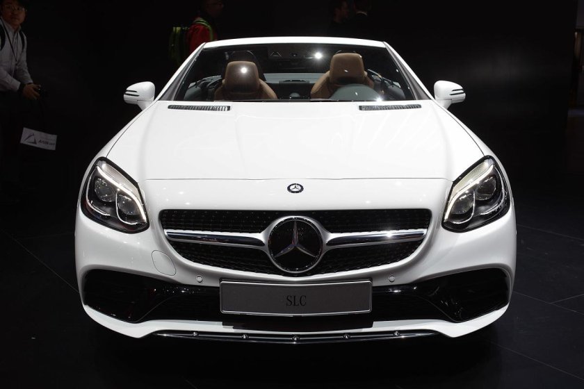 Мерседес спереди