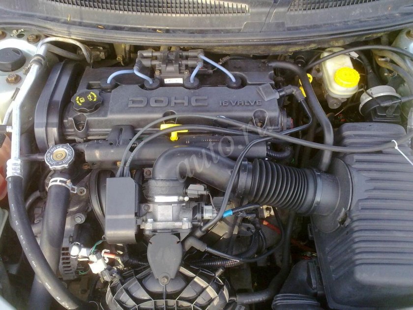 Dodge Stratus 2.4 мотор
