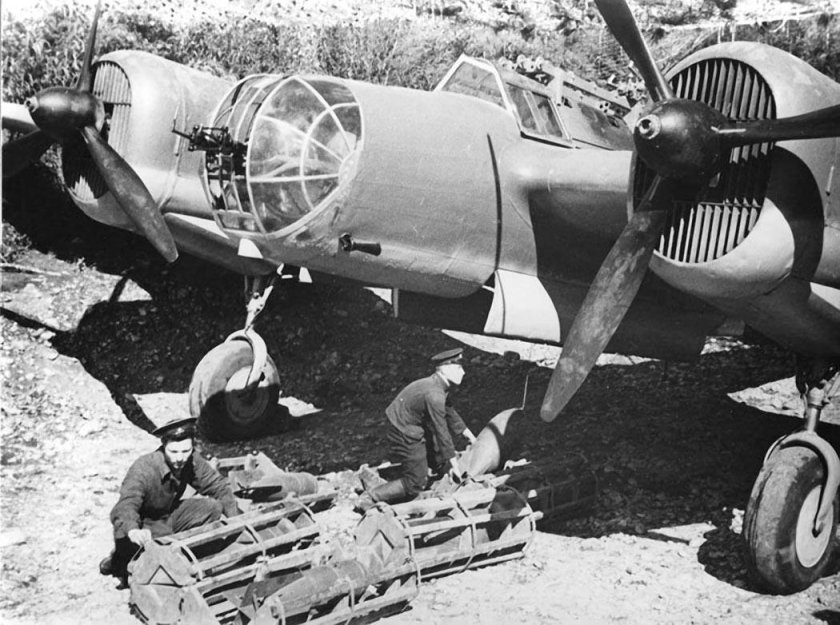 Сб-2 бомбардировщик