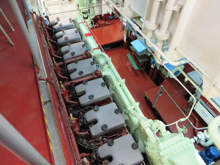 Машинное отделение теплохода рт 300