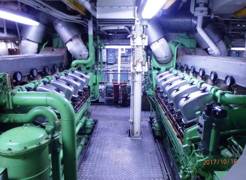 Теплоход Авраамий Завенягин