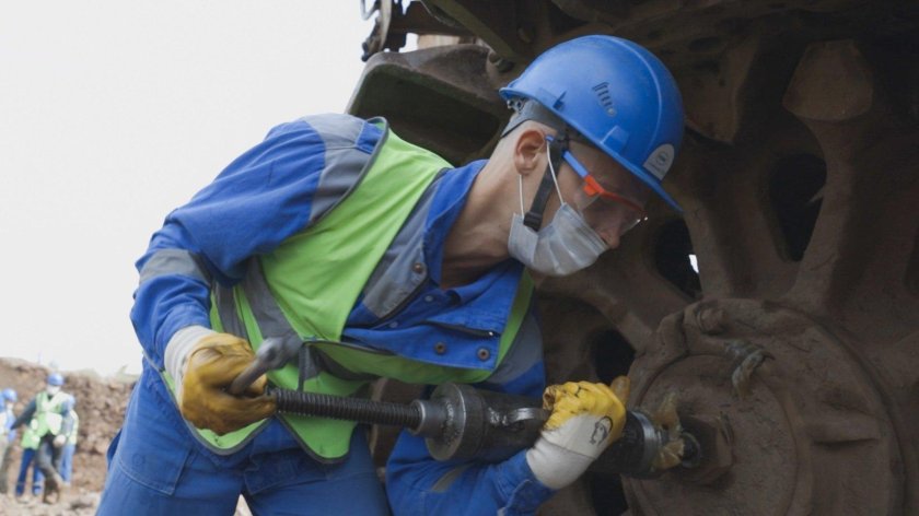 Помощник машиниста экскаватора