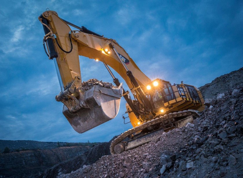 Экскаватор Cat 6015b