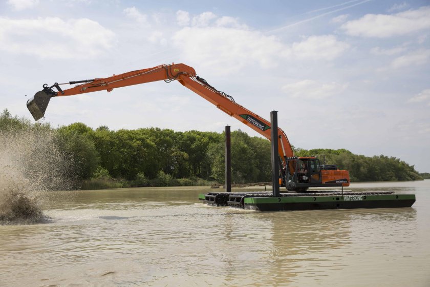 Плавающий экскаватор AMPHIMASTER am200