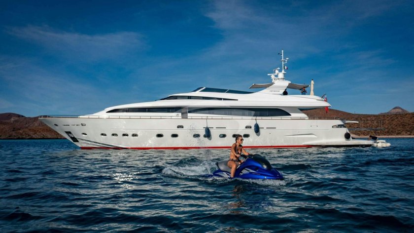 Яхта heesen triton