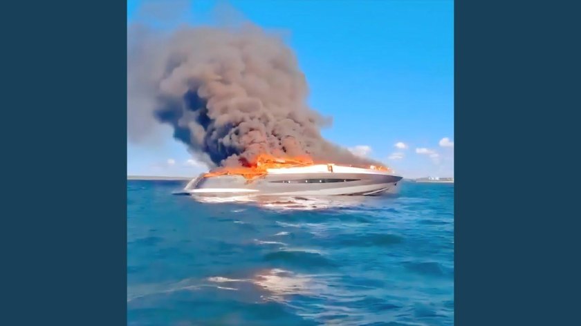 Яхта горит