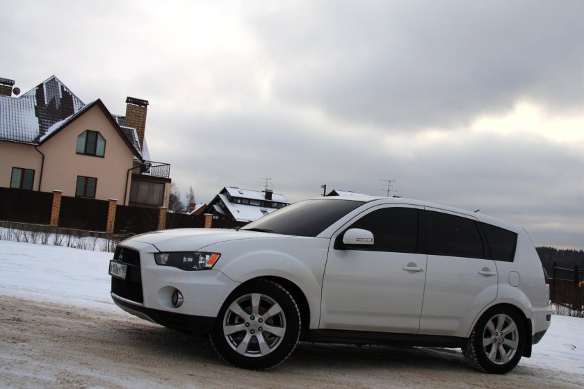 Mitsubishi Outlander XL 2010