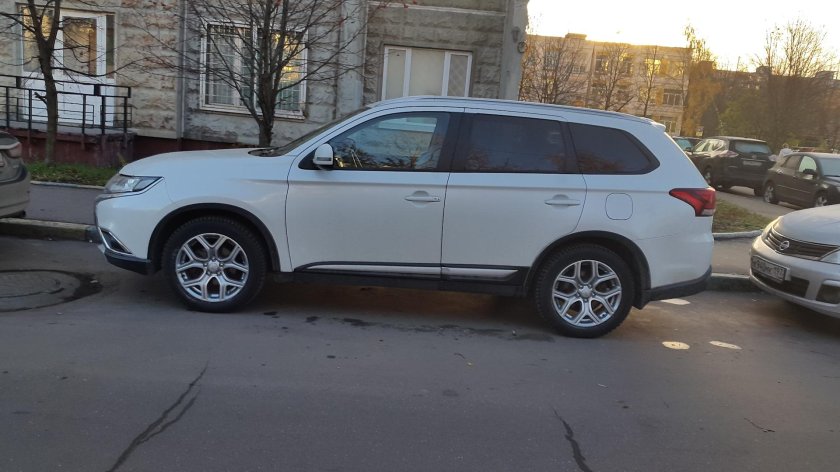 Mitsubishi Outlander r18
