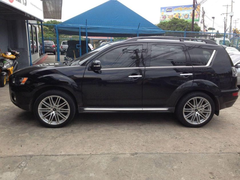 Митсубиси Аутлендер r20