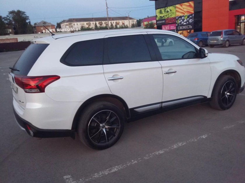Диски на Mitsubishi Outlander 3