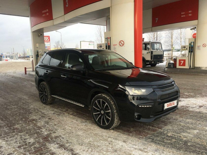 Митсубиси Аутлендер r20