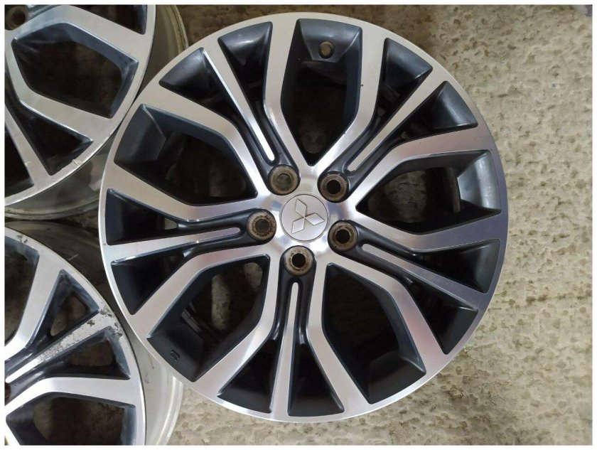 Оригинальные диски митсубиси аутлендер r18