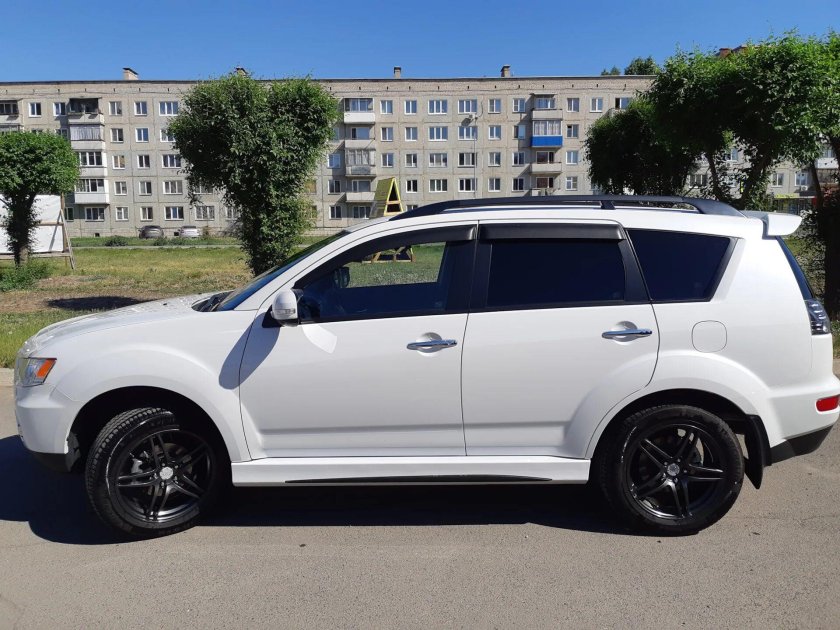 Mitsubishi Outlander XL r18