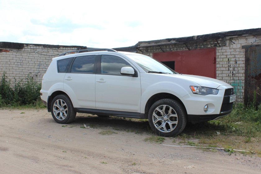 Mitsubishi Outlander XL r18