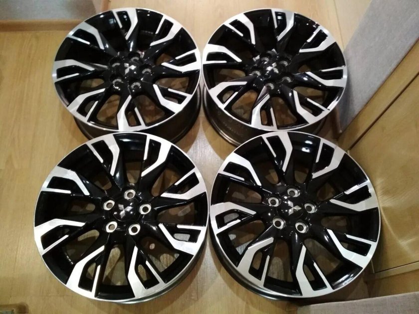Диски Mitsubishi Outlander r18 оригинал
