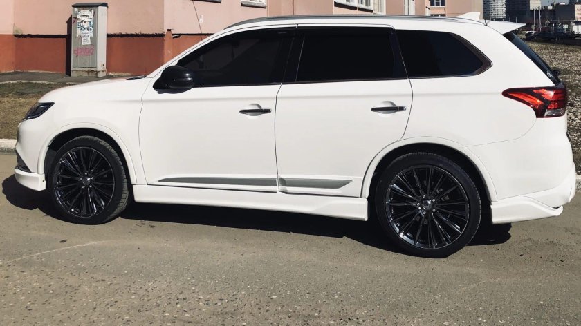 Mitsubishi outlander 3