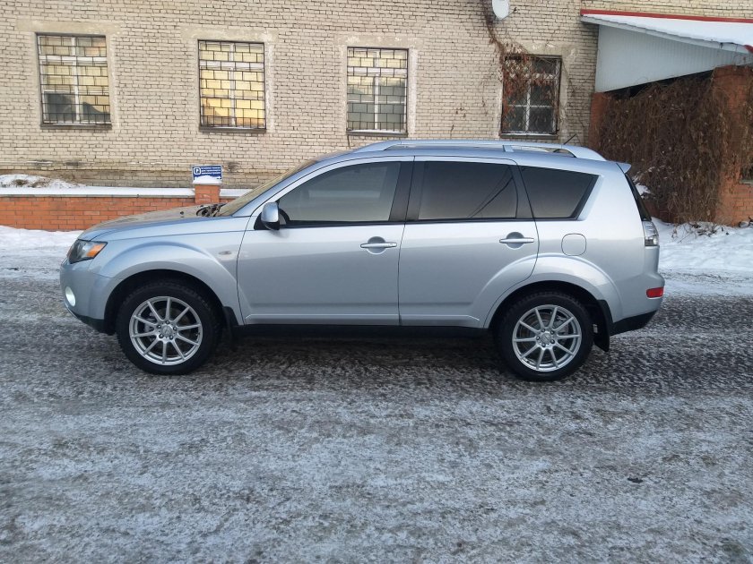 Mitsubishi Outlander XL r18