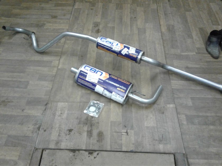 Выхлопные трубы Нива Шевроле 2011 года