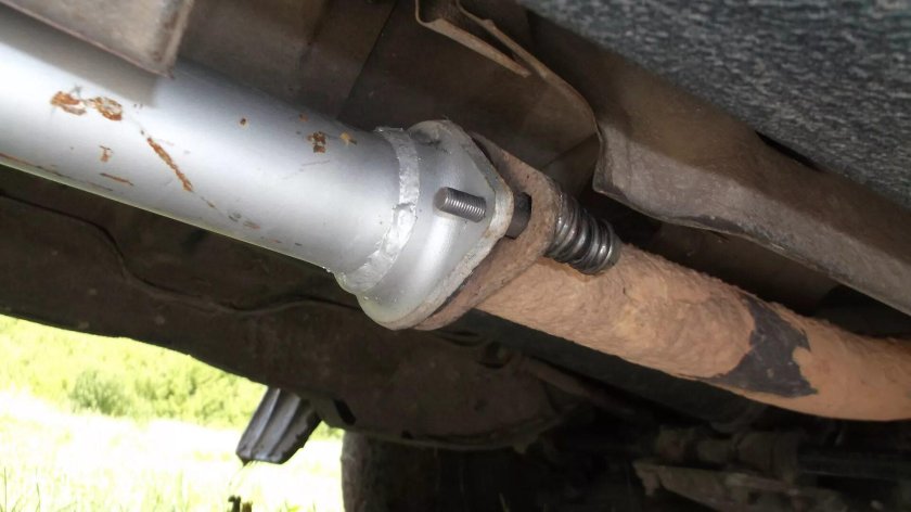 Ремонтная труба глушителя Нива Шевроле