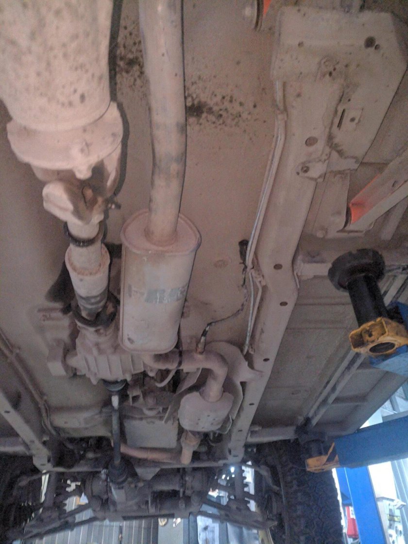 Выхлопная система Шеви Нива