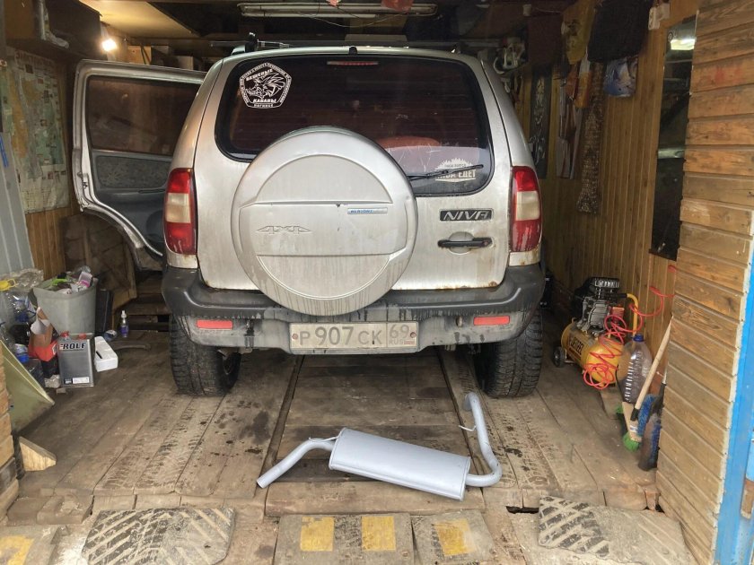 Выхлоп Шеви Нива