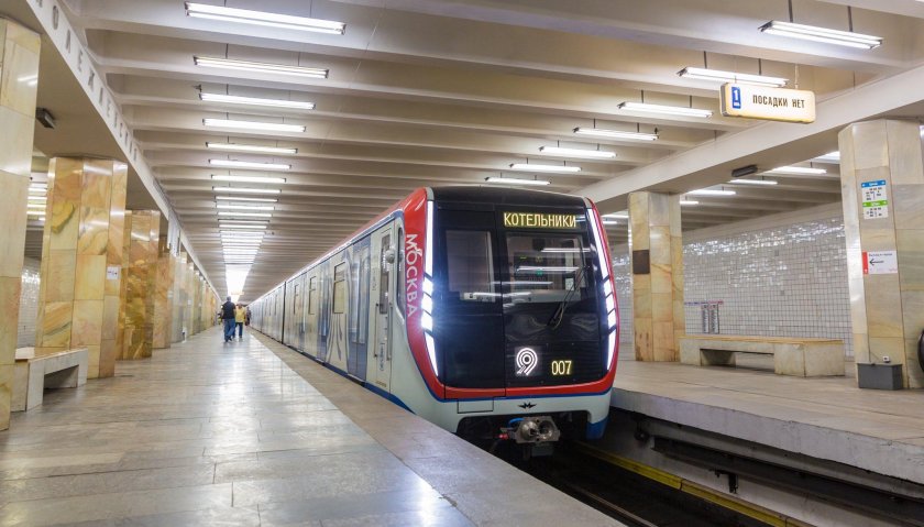 Метропоезд Москва