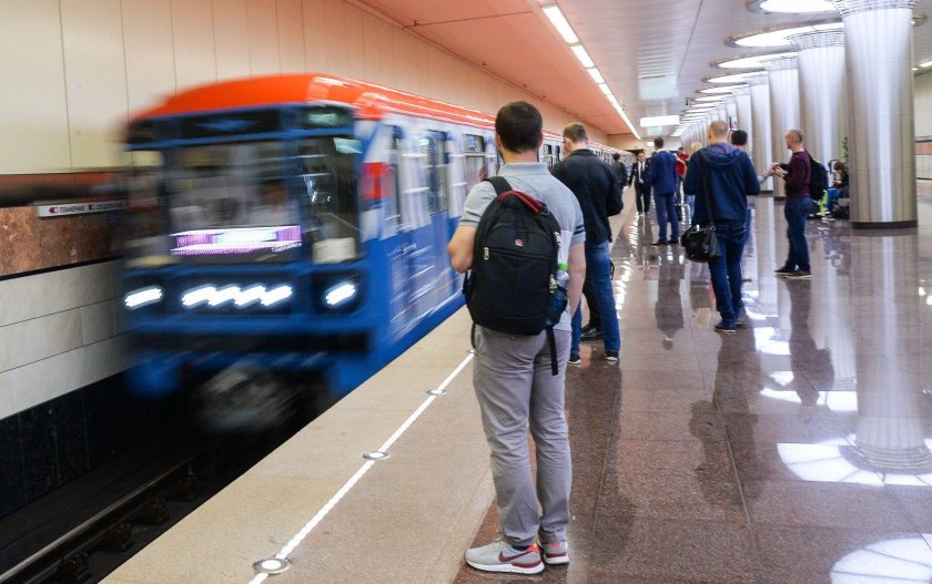 Поезд метро