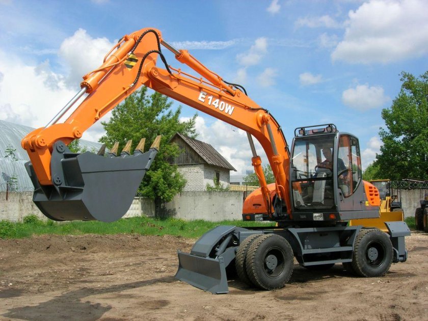 Экскаватор UMG e140w