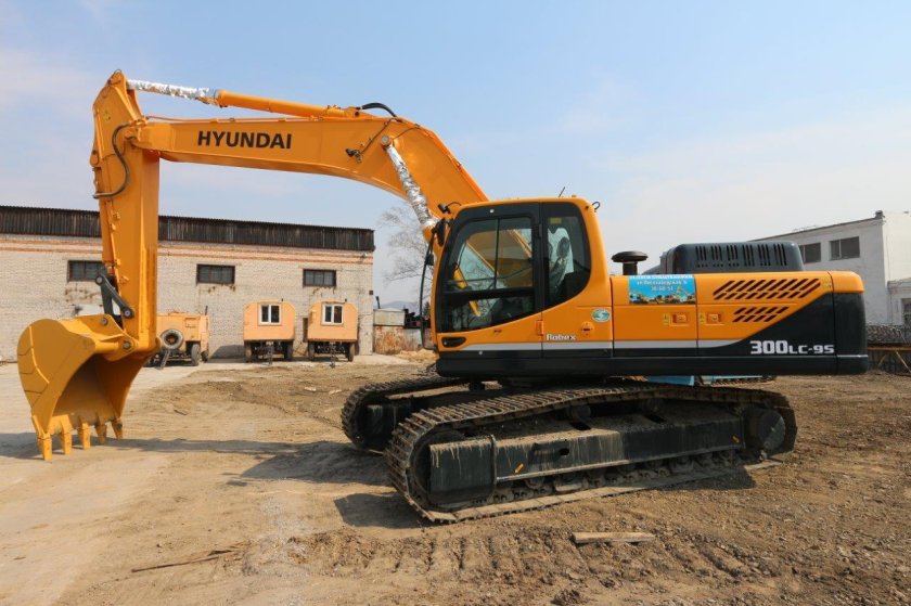 Экскаватор Хундай 300