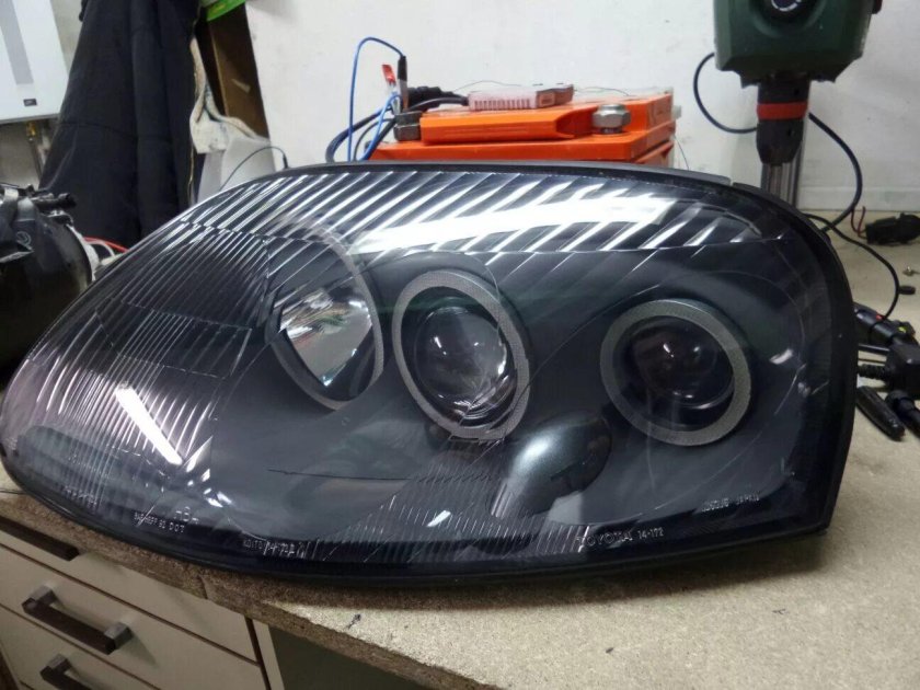 Тойота Супра фары