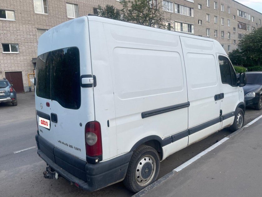 Рено цельнометаллический фургон