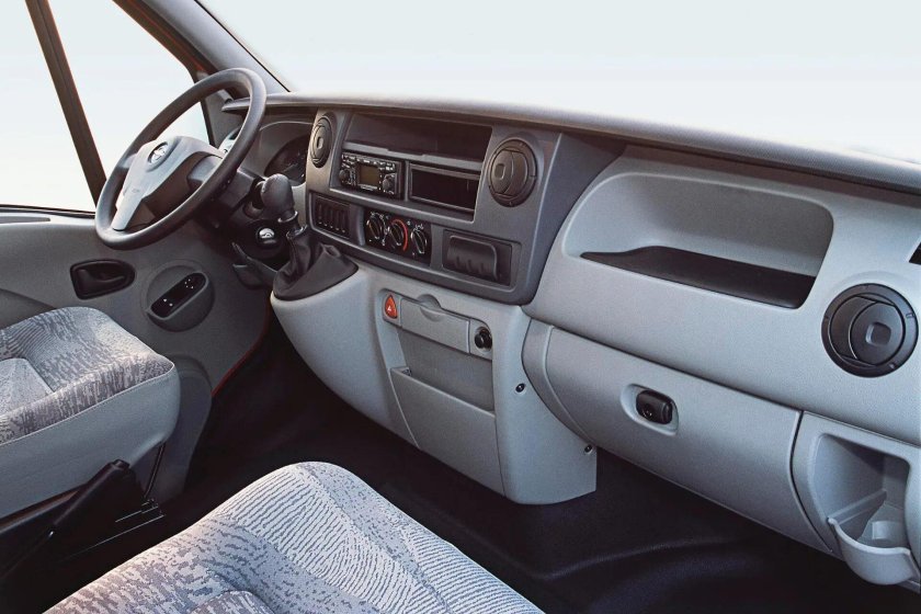 Опель Мовано 2003