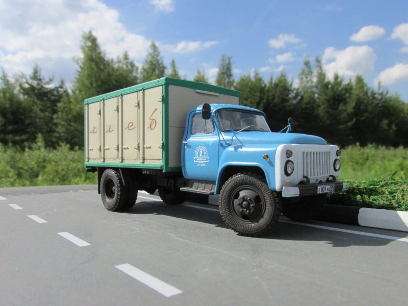 Хлебный фургон гзса-3704 газ-52-01