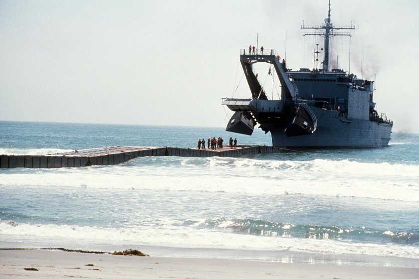 USS «San Bernardino» (LST 1189)