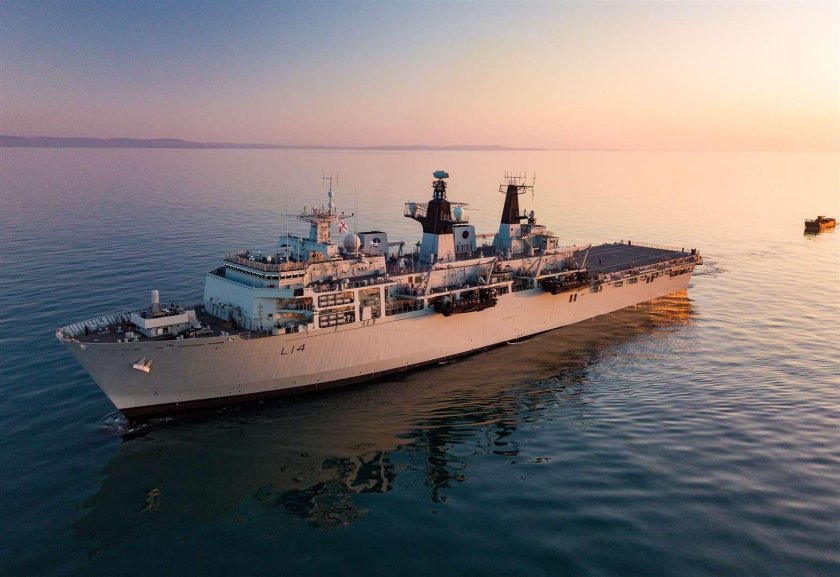 Hms bulwark l15
