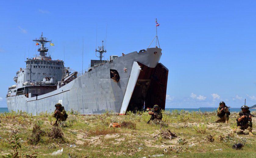 Высадка десанта БДК ВМФ России