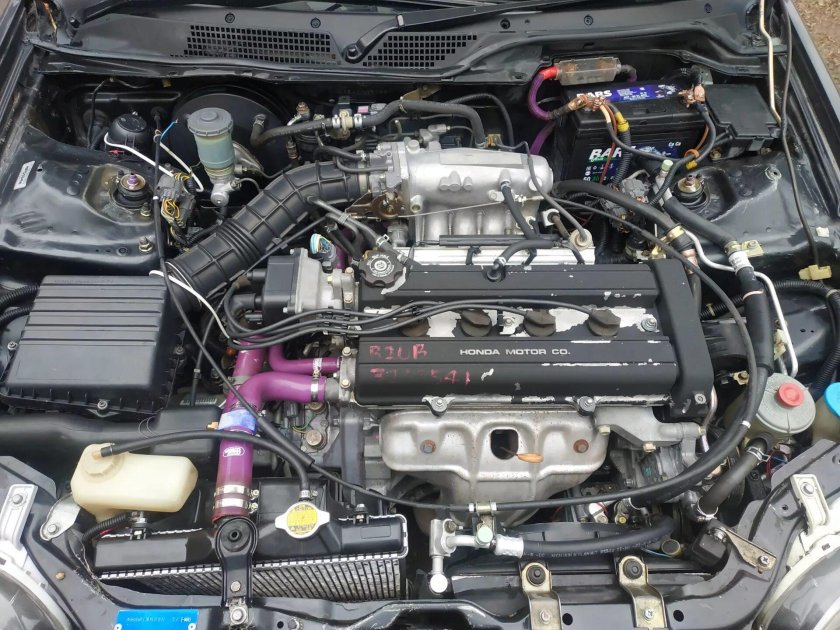 Хонда Домани 2000 подкапотка