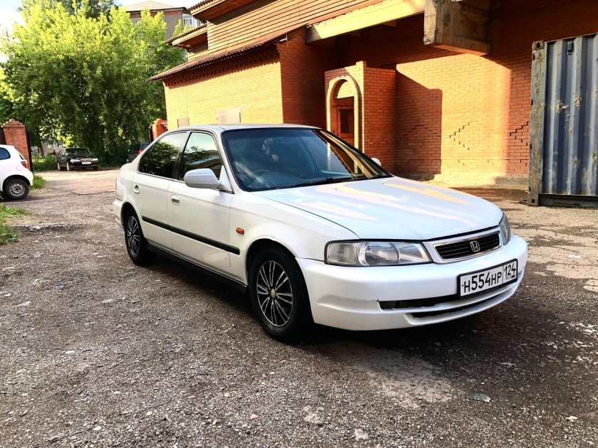 Honda Domani 1997 поворотник