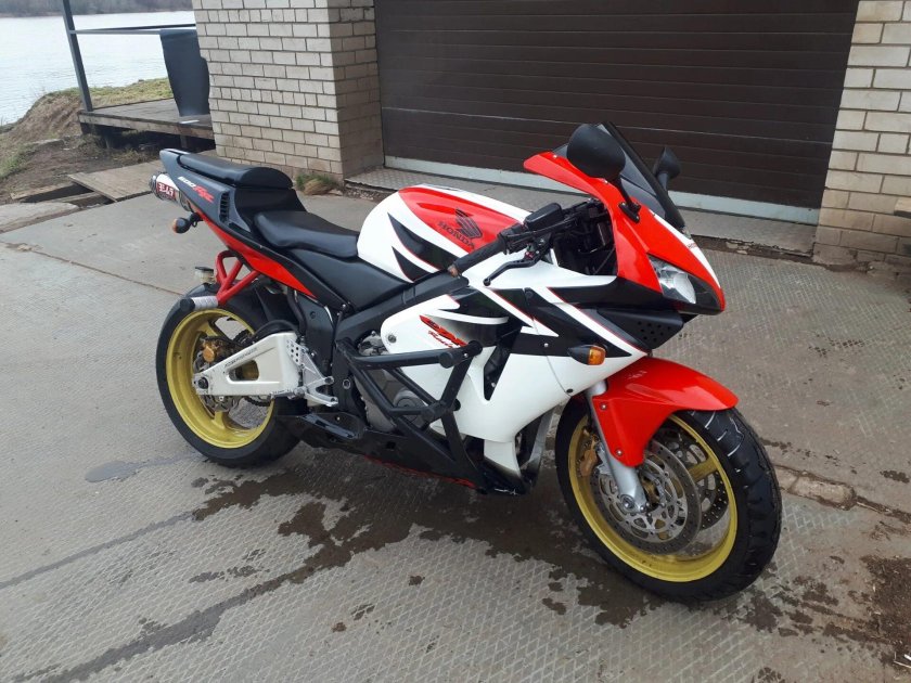 Хонда СБР - 600 кубов