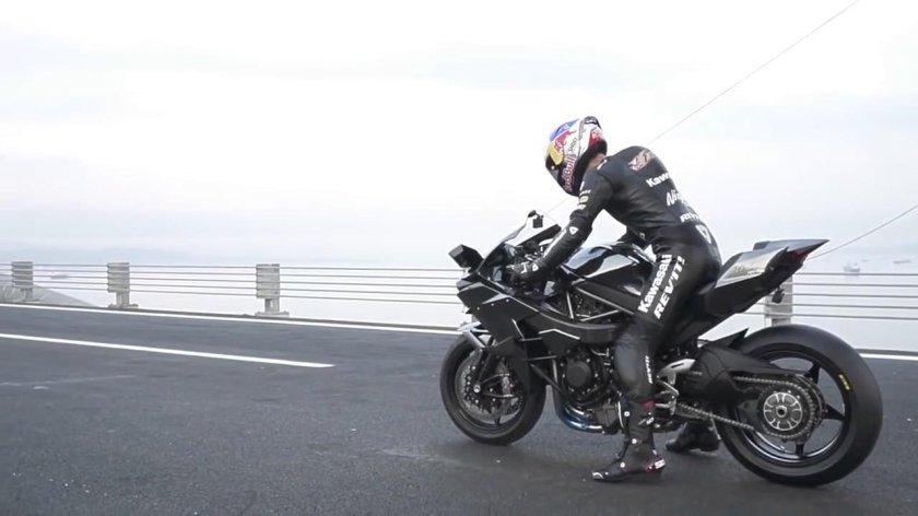 Kawasaki Ninja h2r 400 км/ч