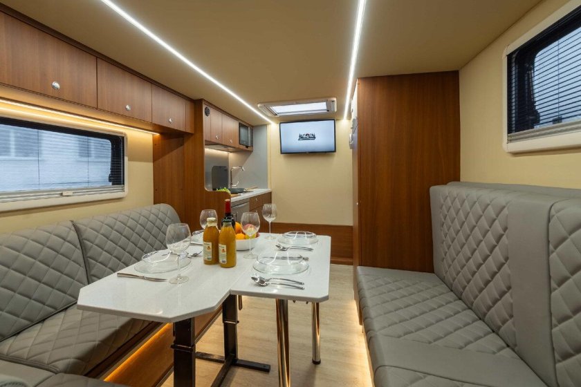 Автодом с баней